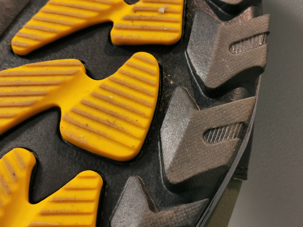Le port de chaussures de sécurité obligatoire : une mesure essentielle pour la protection des travailleurs