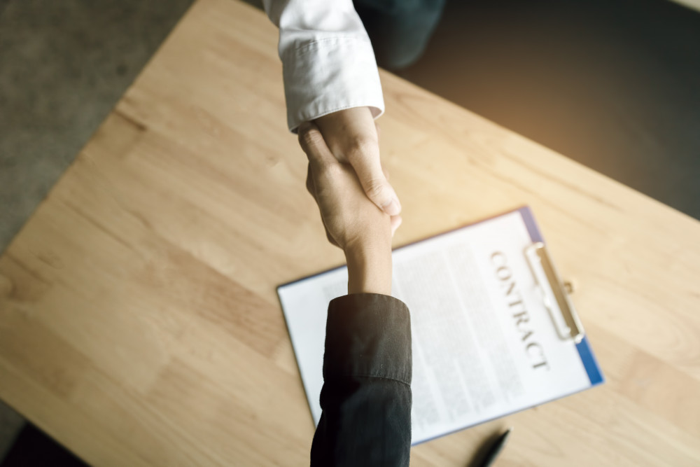 Caractéristiques et qualification du contrat de travail : un éclairage juridique