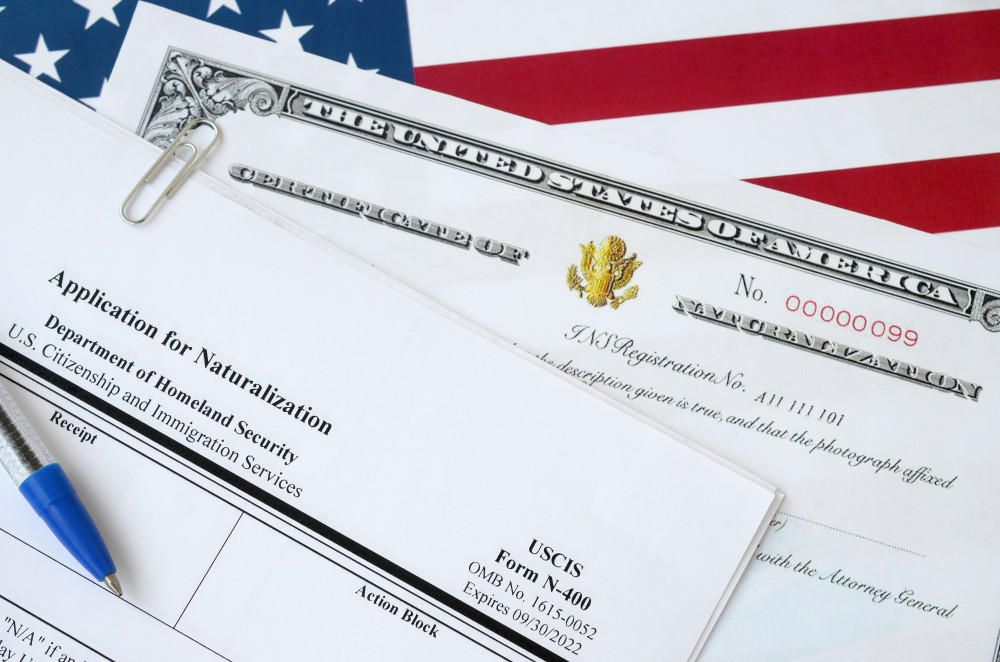Comprendre la demande de naturalisation française : un guide complet pour les candidats