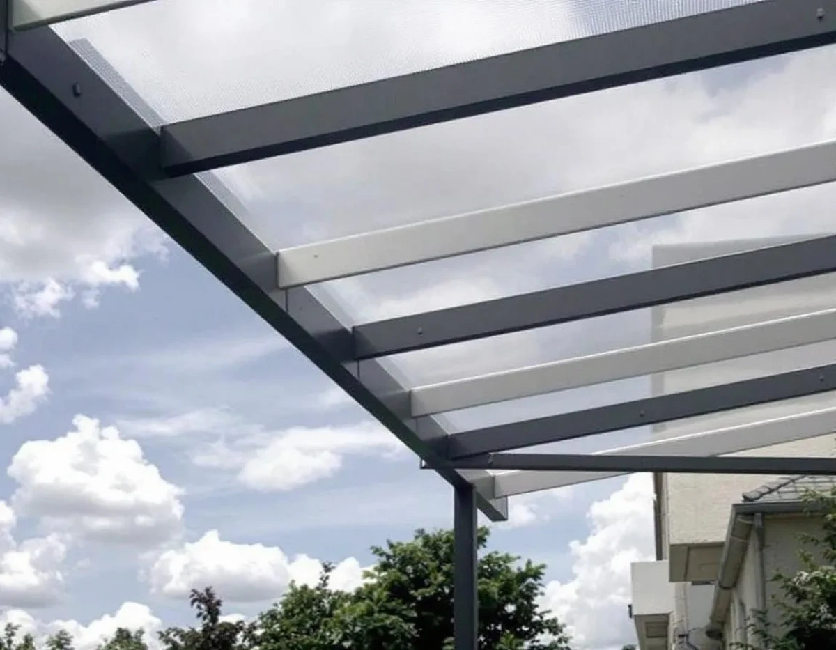 Pergolas et nuisances visuelles : enjeux juridiques et solutions pratiques